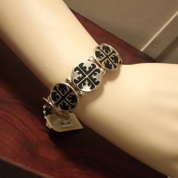 Jewelry - 💝2/$20💝 NWT - VINTAGE METAL STRETCH BRACELET ~ SILVER/BLACK CROSSES & BEADS